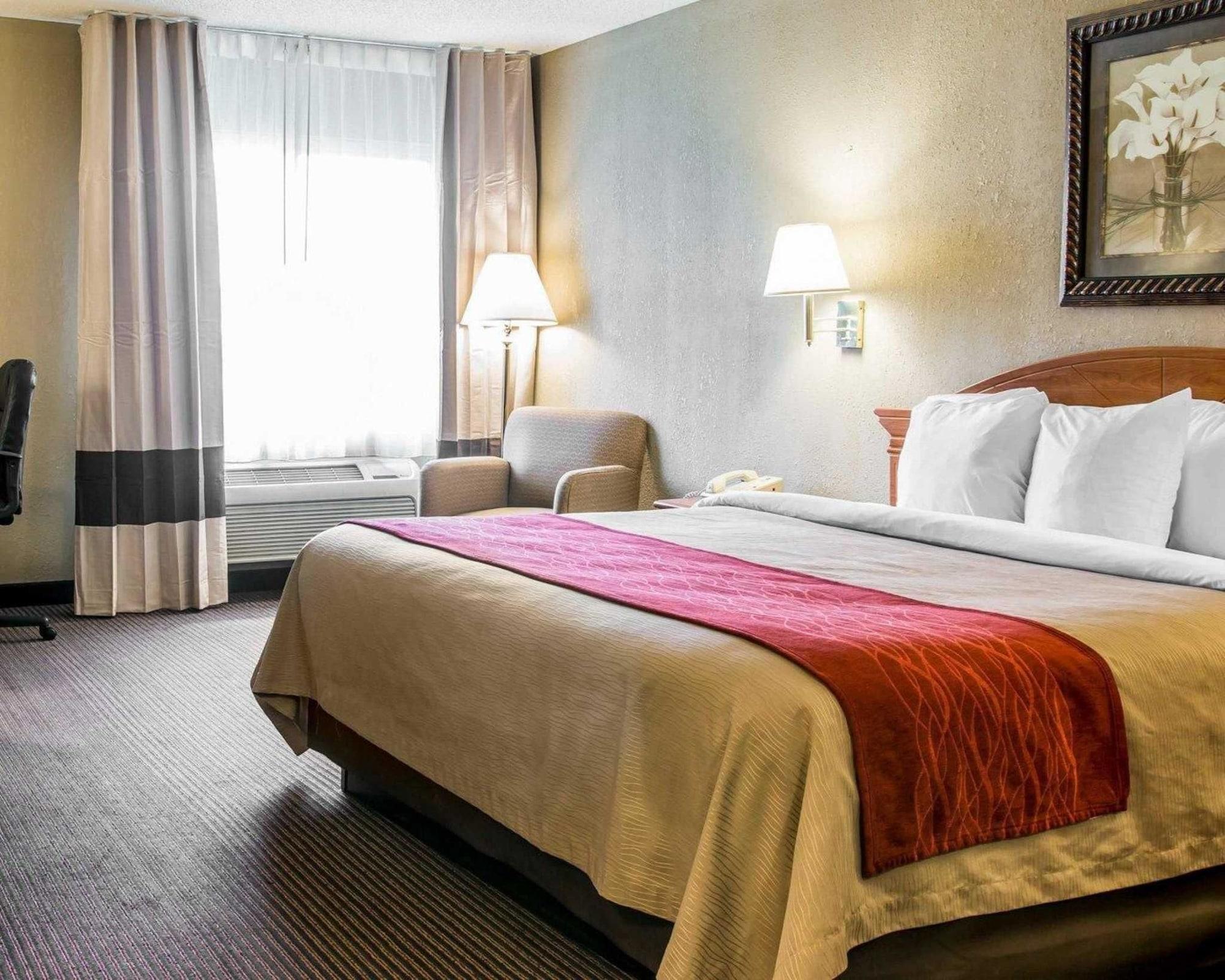 Hotel Baymont By Wyndham Flint Airport North Extérieur photo