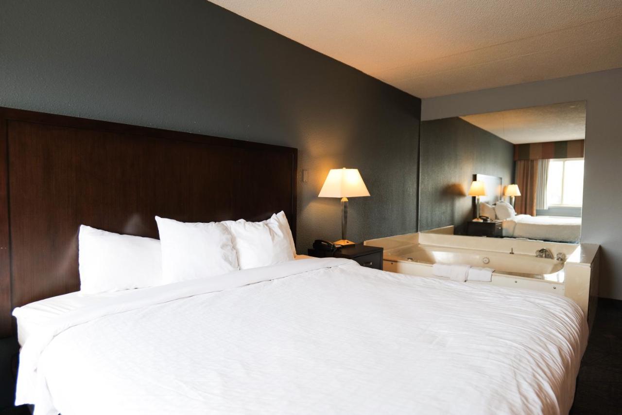 Hotel Baymont By Wyndham Flint Airport North Extérieur photo