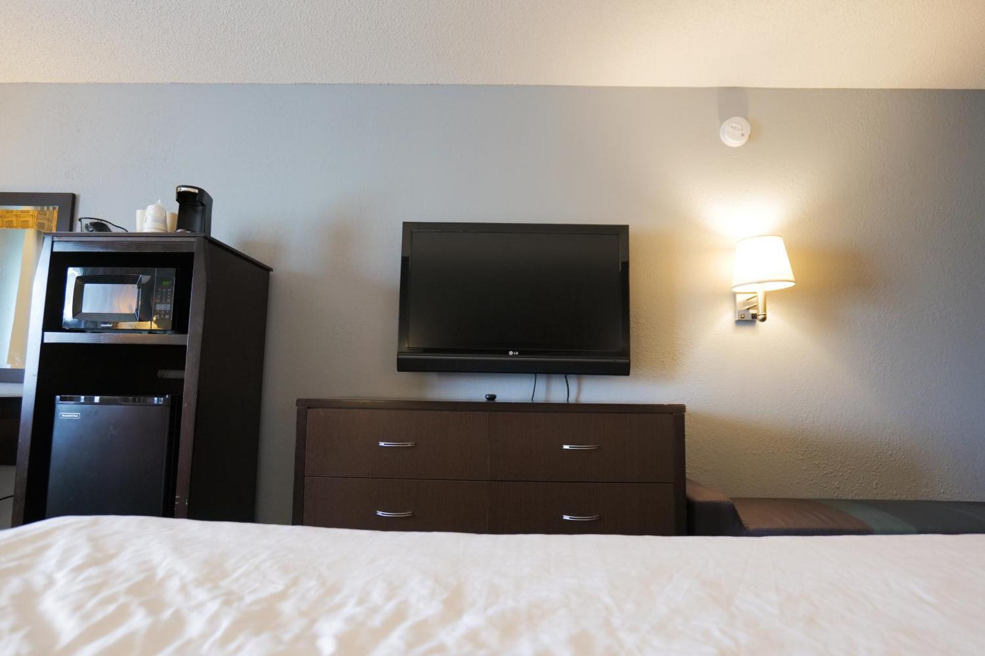 Hotel Baymont By Wyndham Flint Airport North Extérieur photo