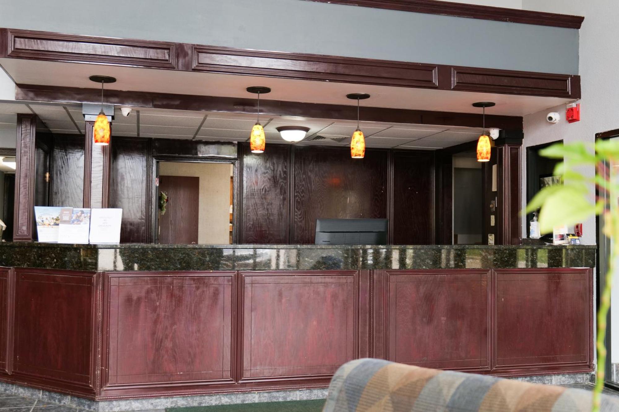 Hotel Baymont By Wyndham Flint Airport North Extérieur photo