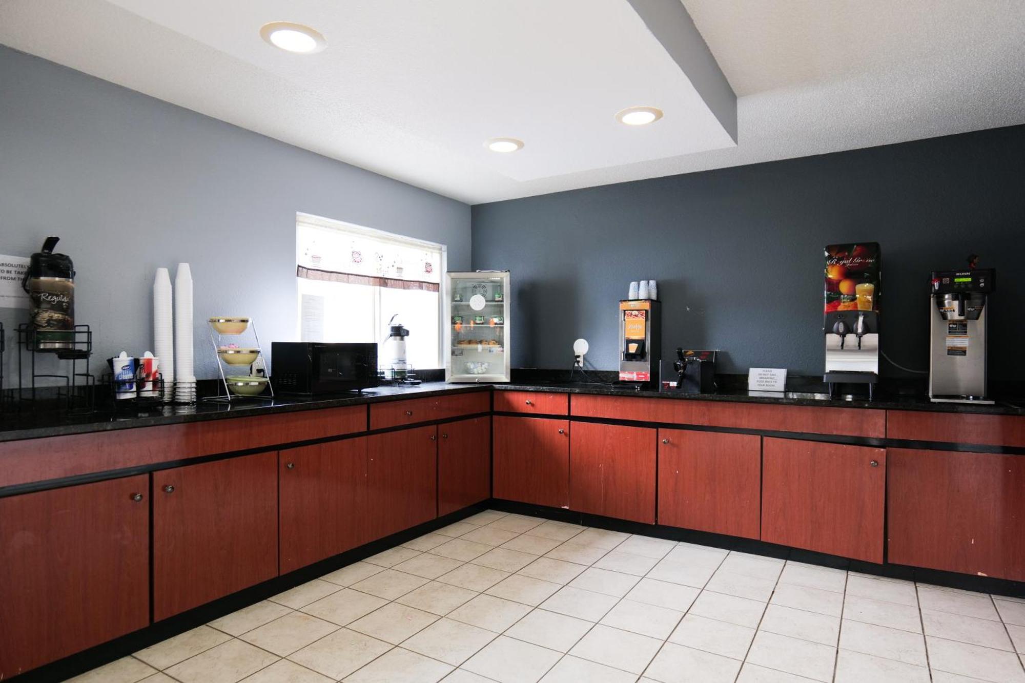 Hotel Baymont By Wyndham Flint Airport North Extérieur photo