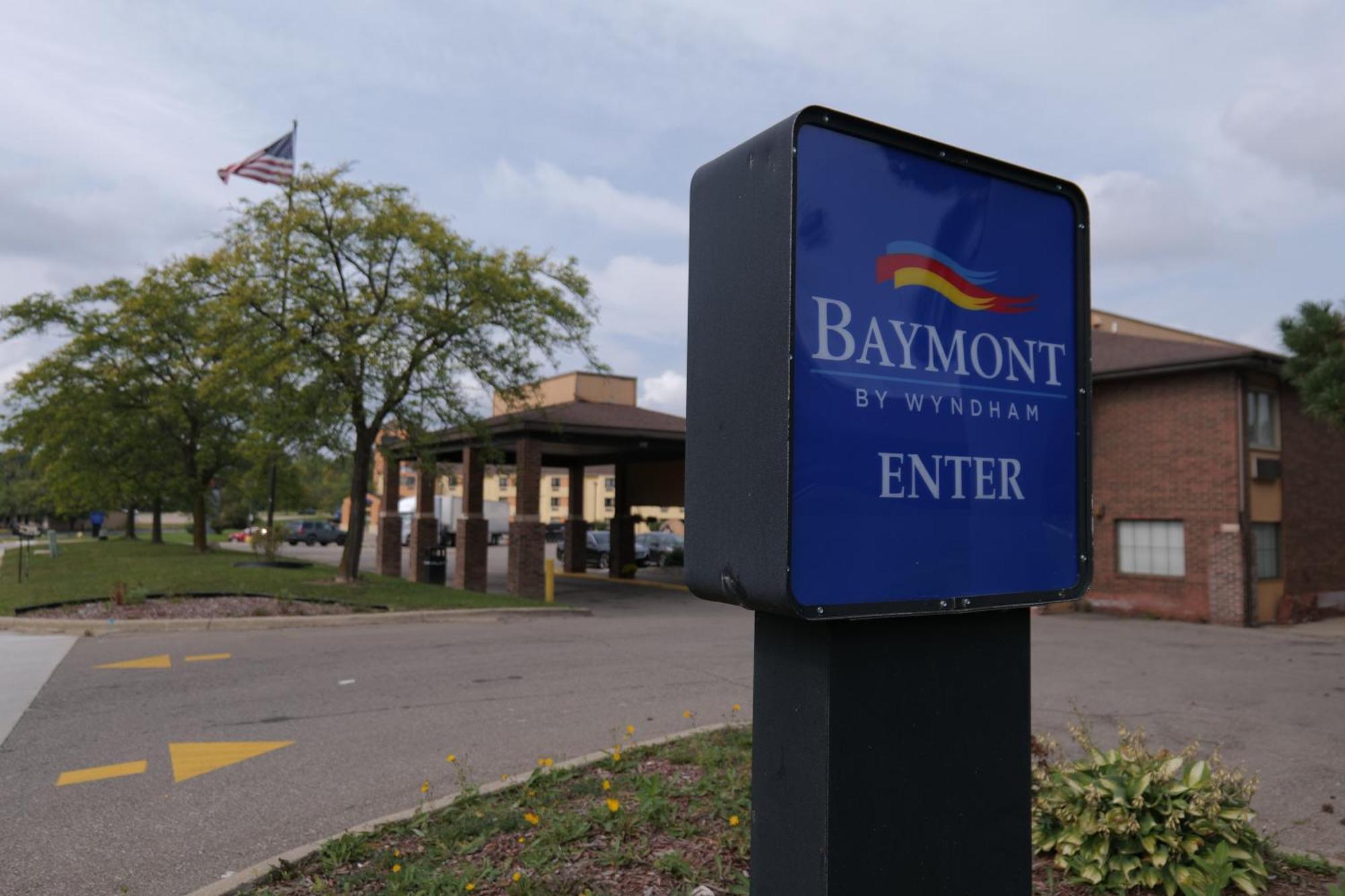 Hotel Baymont By Wyndham Flint Airport North Extérieur photo