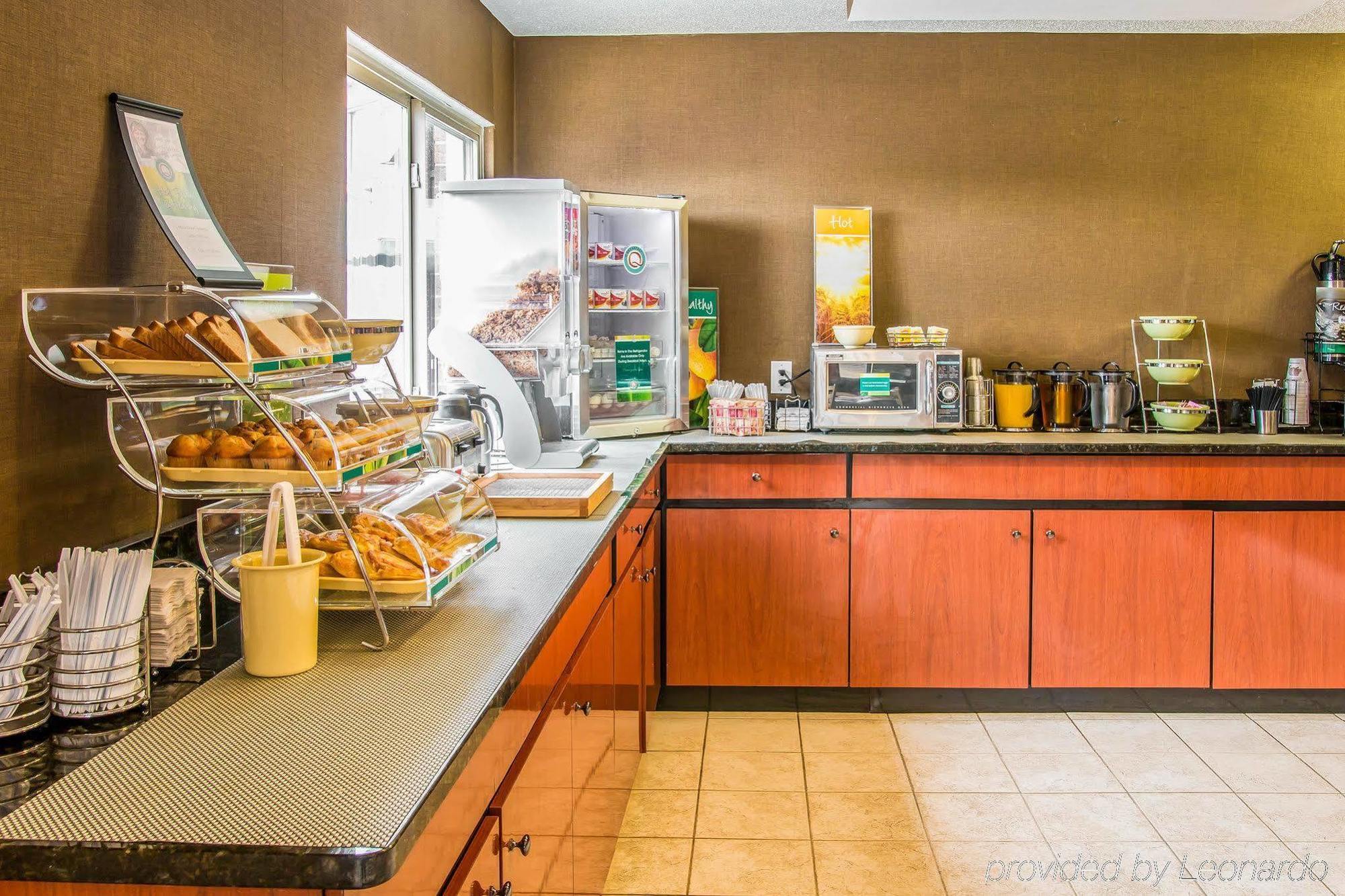 Hotel Baymont By Wyndham Flint Airport North Extérieur photo