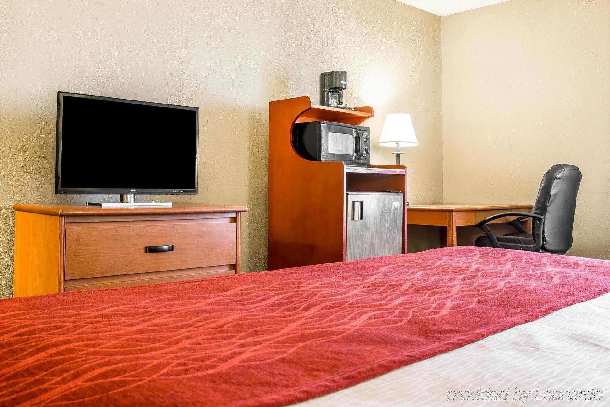 Hotel Baymont By Wyndham Flint Airport North Extérieur photo